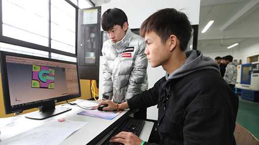 “链主”企业发证书，一证“链通”上下游-副业部